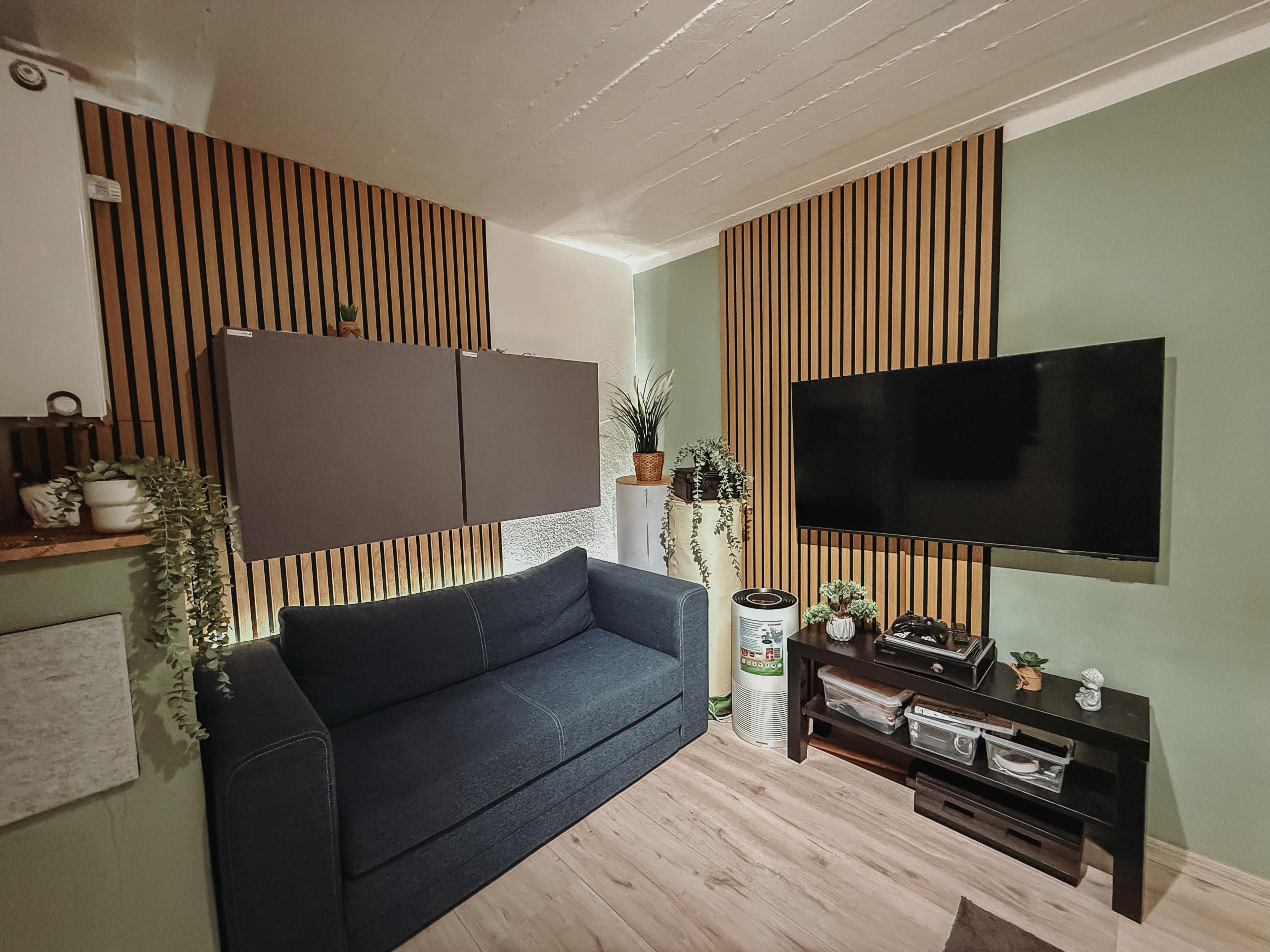 Studio Back