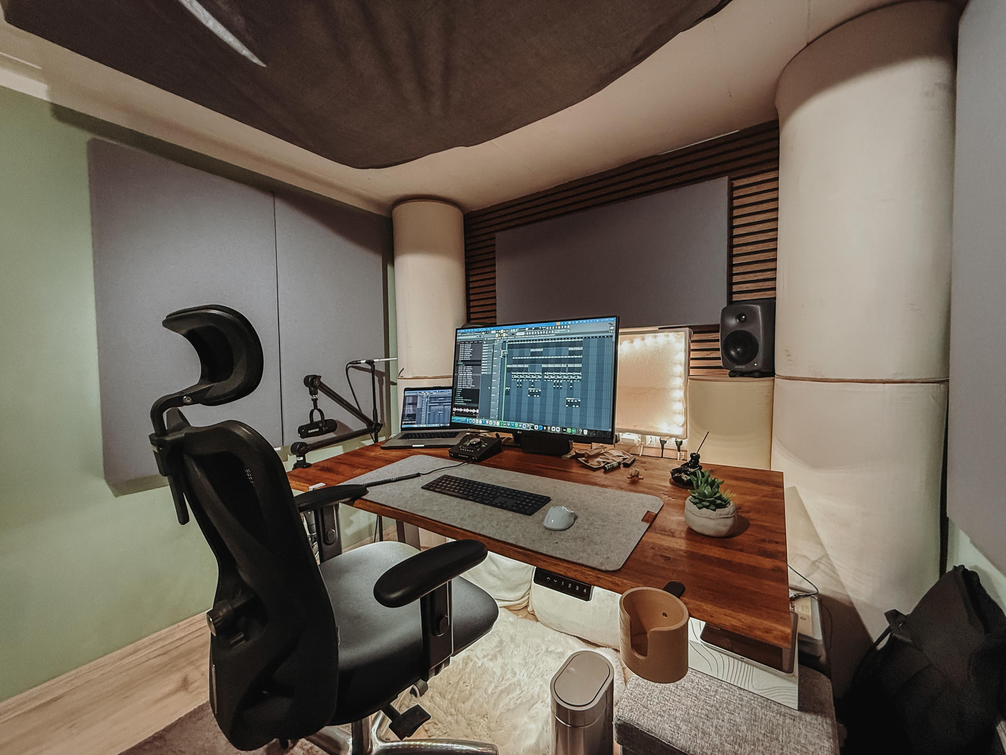 Studio Front